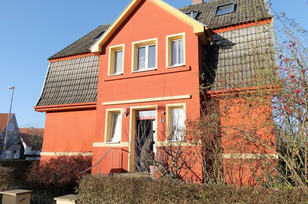 Eingang und Außenansicht