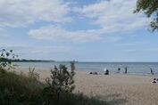 unmittelbar am Badestrand